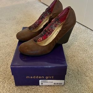 Madden Girl Wedge